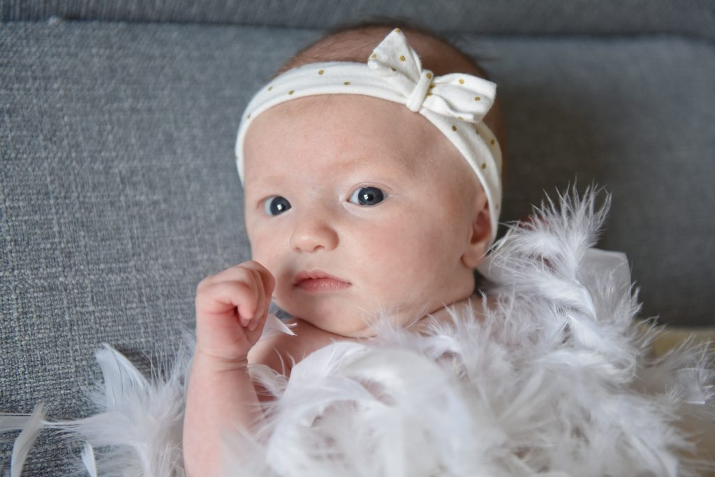 portrait de bébé à la maison